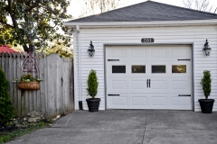 Garage-with-planters